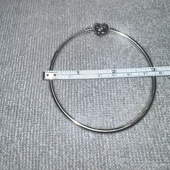 New 100% Authentic PANDORA 925 Silver Celestial Heart Bangle Bracelet - Picture 8 of 9